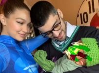 Gigi Hadid Posts New Adorable Pic Of Her And Baby Khai After Accidentally Sharing Pic Of Her Face!