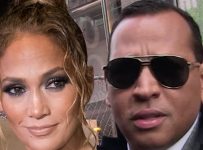 J Lo Has Not Returned Engagement Ring to A-Rod