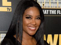 Kenya Moore Loves To Travel In Style – See Her Outfit