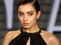 Charli XCX used Covid-19 as an opportunity to start therapy – Music News