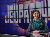 Mayim Bialik Wants to Host Jeopardy! Full Time
