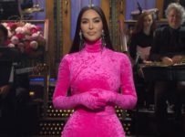 Kim Kardashian jokes about Kanye West and Travis Barker on ‘SNL’