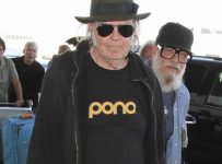 Neil Young urges Spotify employees to quit company – Music News