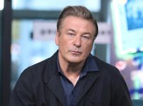 Halyna Hutchins’s widow says it’s ‘absurd’ Alec Baldwin doesn’t feel responsible for her death