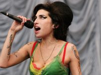 Amy Winehouse’s 2007 Glastonbury performance to be released on vinyl for first time
