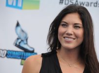 Hope Solo arrested on DWI, child abuse charges