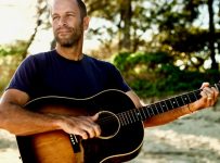 Jack Johnson: ‘The love songs, they’re really just jokes, they’re all just trying to make my wife laugh’ – Music News