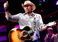 Toby Keith Reveals Stomach Cancer Diagnosis: “I Need Time to Breathe”